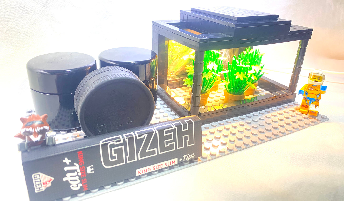 Growroom Nightlamp by Tiny Pig Bricks